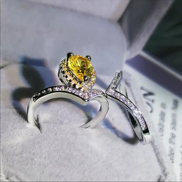 Ring 💍 Dazzling Yellow Zirconia 2pc Set - Picture 7 of 8